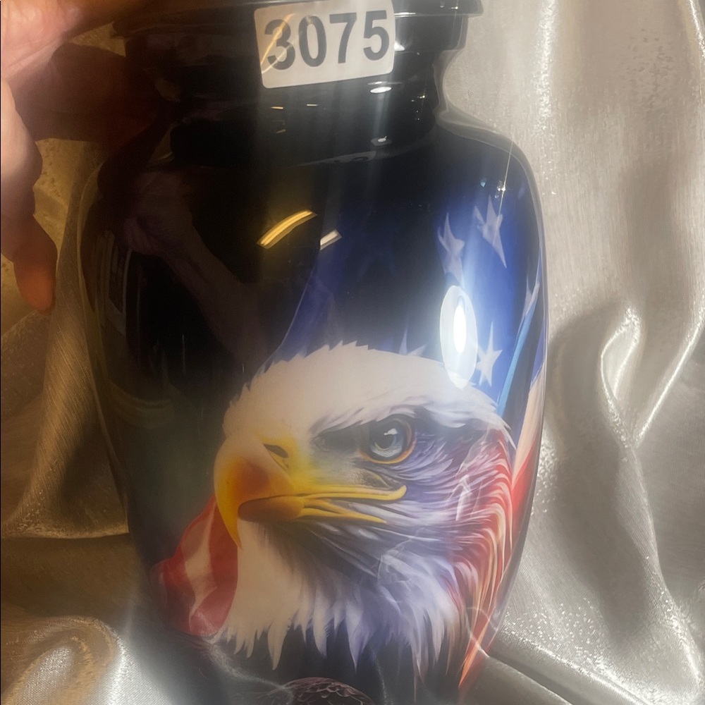 Patriotic urn